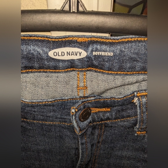 Old Navy women's size 8 boyfriend jeans - Picture 3 of 4